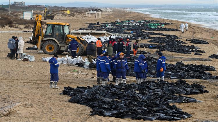 Ρωσία: Επιστήμονες Επικρίνουν την Κρατική Αντίδραση στη Βύθιση Τάνκερς